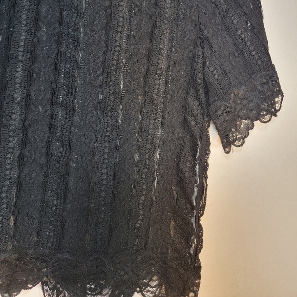 DYNAMITE black lace see-through crop top medium - Picture 3 of 9